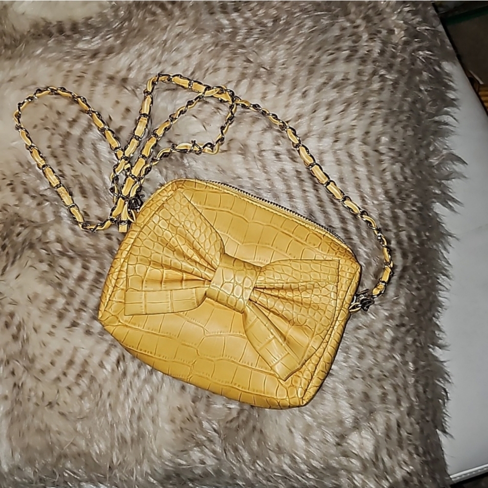 CUTE Yellow Snakeskin Crossbody - Picture 2 of 5